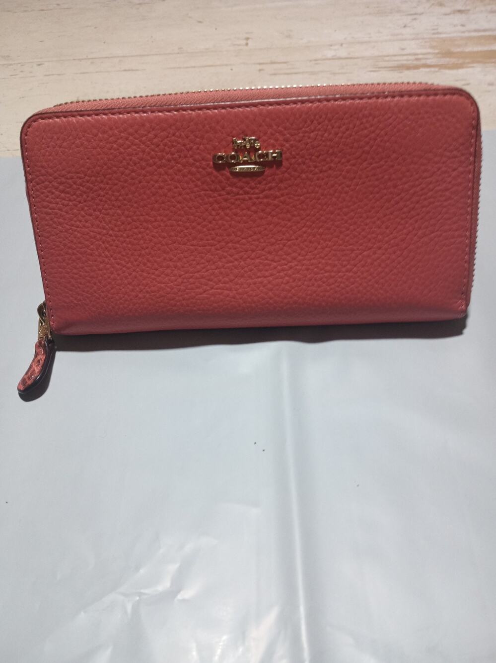 Coach pebbled leather accordion zip wallet rose pink finish Exotic Zipper Tag